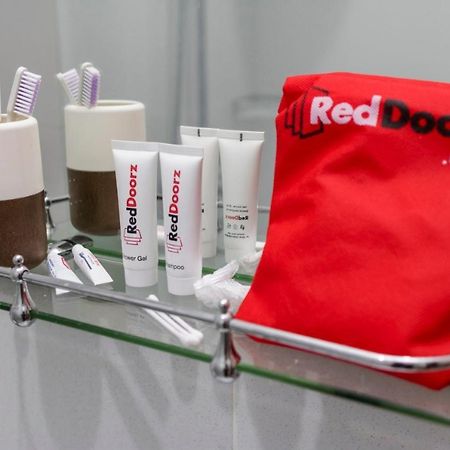Reddoorz Plus @ Bitung City Center Kültér fotó